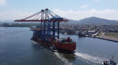 Chegam ao Tecon Santos novos guindastes elétricos de operação remota