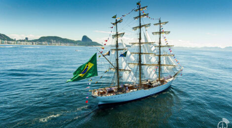 Navio Veleiro Cisne Branco celebra 480 anos de Santos com visitas