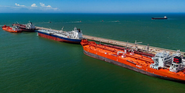 Vast anuncia recorde de embarques de óleo cru para exportação em 2025 no Porto do Açu