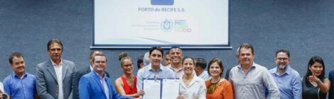 Ministério de Portos e Aeroportos assina contrato de dragagem do Porto do Recife, que passará a receber navios maiores