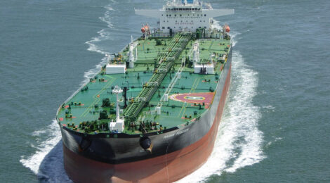 Petroleiros refazem rotas na região do Estreito de Ormuz