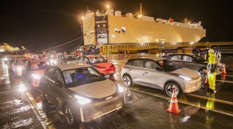 Porto de Paranaguá faz desembarque recorde de veículos elétricos