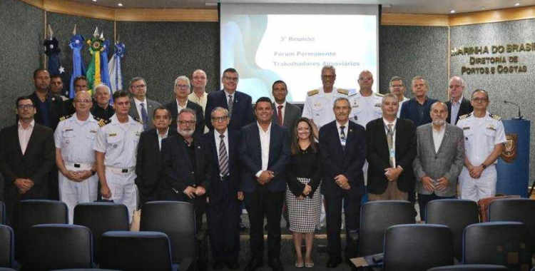 Diretoria de Portos e Costas debate formação marítima