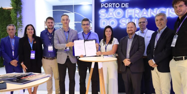 Sindiporto firma acordo para oferta de energia sustentável a rebocadores em São Francisco do Sul