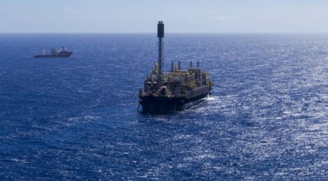 Petrobras planeja contratar mais sete FPSOs