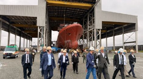 Representantes de 21 países visitam obras das fragatas Tamandaré em SC
