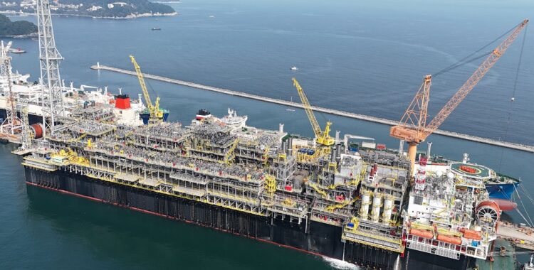Petrobras antecipa produção da P-79 no campo de Búzios