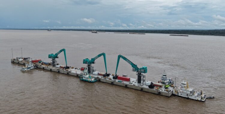 Itacoatiara recebe píer flutuante para transbordo de granéis da Super Terminais