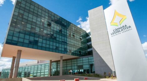 Deputados distritais extinguem jornada 6x1 de terceirizados