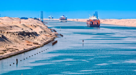 Canal de Suez prepara alta de tarifas a partir de julho, em meio a retomada gradual dos tráfegos