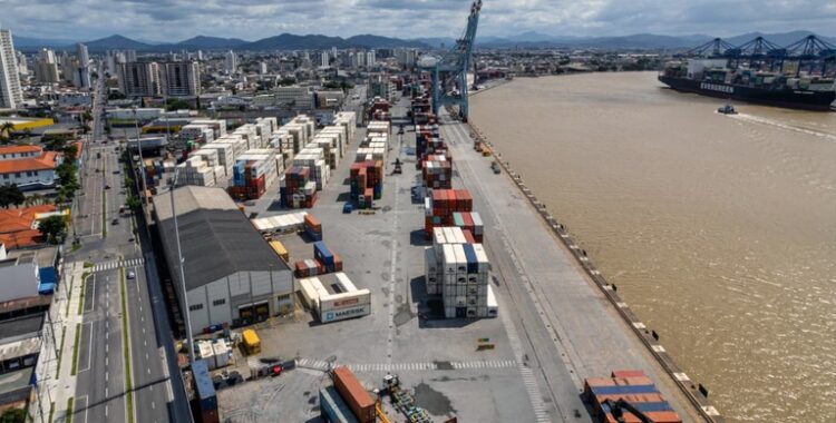 Antaq abre consulta pública para arrendamento de terminal de contêineres no Porto de Itajaí