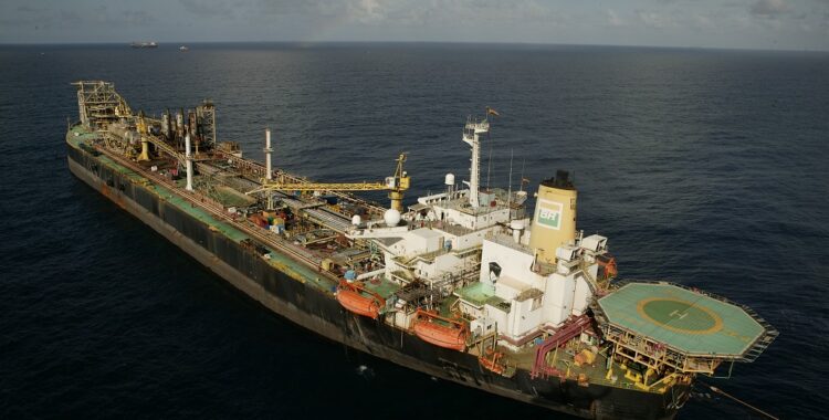 Relatora confirma ajustes para importação de embarcações destinadas ao desmantelamento