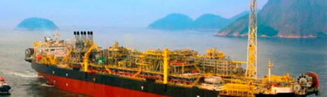 FPSO da Modec chega ao pátio de reciclagem após concluir missão no Brasil