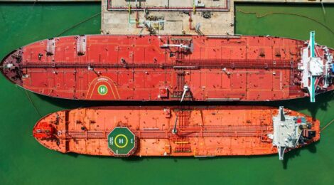 Vast e Petrobras assinam novo contrato para transbordo de petróleo