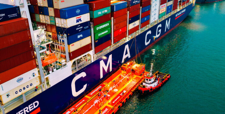 CMA CGM faz primeiro abastecimento de porta-contêiner com etanol no Porto de Santos
