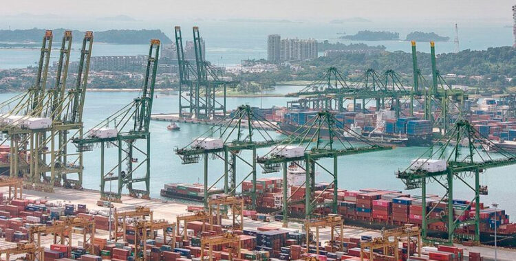 Singapura mantém liderança como principal centro marítimo mundial pelo 13º ano