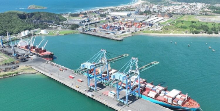 Santos Brasil implanta novo sistema operacional no Tecon Imbituba