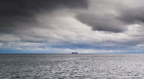 Reiterados ataques à navegação internacional são ‘indefensáveis’, condena IMO