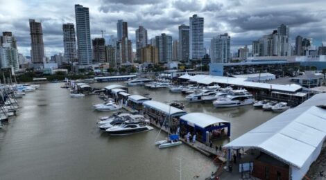 Itajaí recebe nesta quinta mais um Boat Show com cerca de 60 barcos, passeios de vela, telão da Copa e lazer para famílias