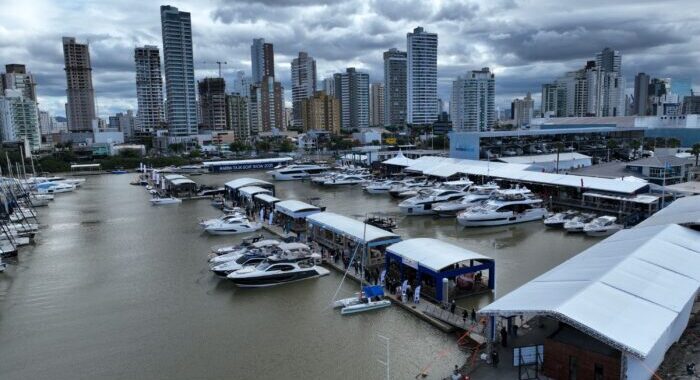 Itajaí recebe nesta quinta mais um Boat Show com cerca de 60 barcos, passeios de vela, telão da Copa e lazer para famílias