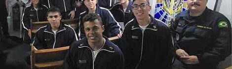 Futuros oficiais da Marinha participam de comissão de instrução a bordo do NAM Atlântico