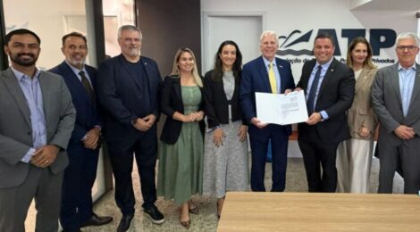 ATP e ABANI firmam acordo para garantir acesso hidroviário a portos e aprimorar concessões no Brasil