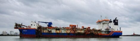 Draga Utrecht retorna ao Porto de Itajaí e retoma dragagem do canal de acesso