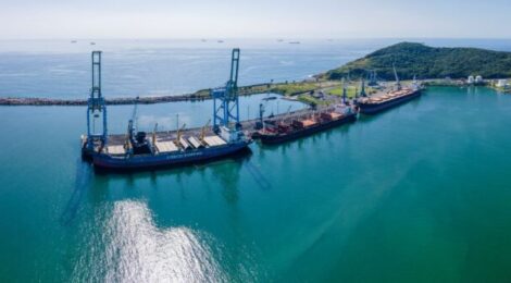 Porto de Imbituba movimenta 5,19 milhões de toneladas até agosto e amplia participação no comércio exterior