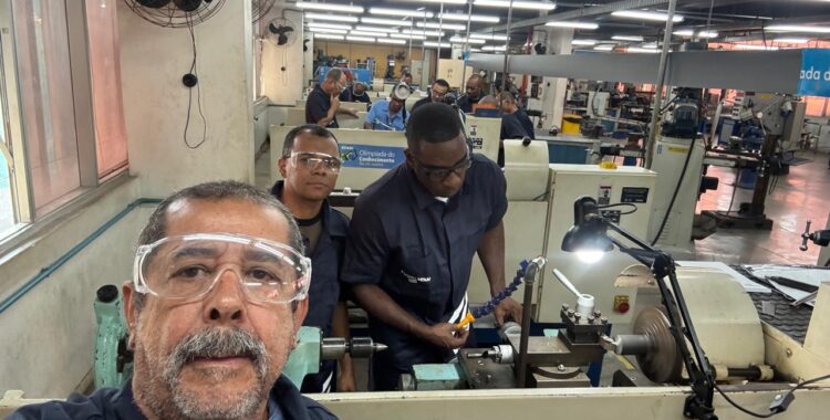 SINCOMAM realiza curso de Aprimoramento em Torno Mecânico em parceria com o SENAI