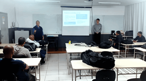 SINCOMAM promove palestra informativa aos alunos do APAQ-CDM no CIAGA