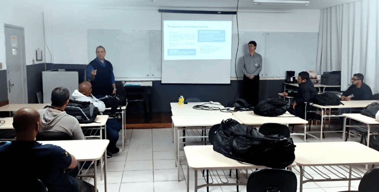 SINCOMAM promove palestra informativa aos alunos do APAQ-CDM no CIAGA